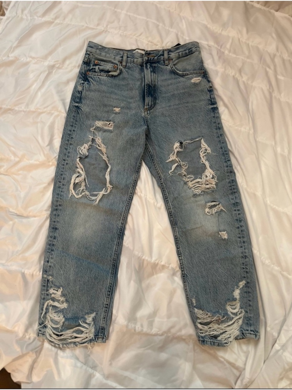 Light Wash Distressed Ripped Jeans